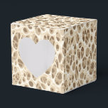 Caixinha De Lembrancinhas Impressão Leopardo<br><div class="desc">Esta caixa de favoritos é mostrada em uma versão safari do leopardo moderno. Cores de tons bege e castanho. Personalize este item ou comprar conforme mostrado. Imagem do stock</div>