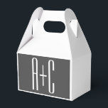 Caixinha De Lembrancinhas Iniciais de Casais Modernos | Cinza e Branco<br><div class="desc">Iniciais de casais ousados e modernos.</div>