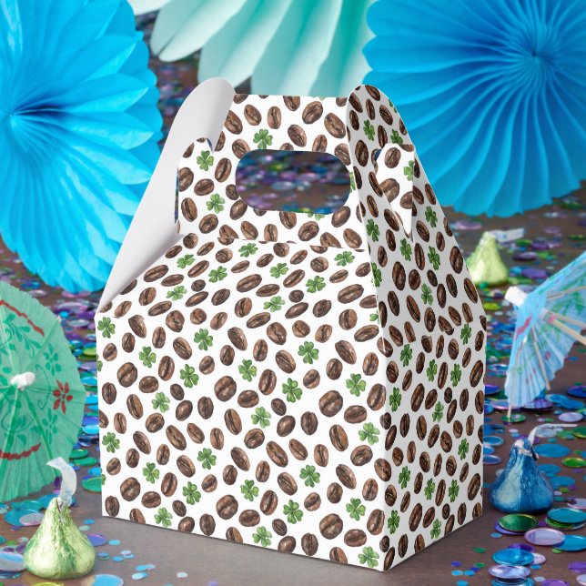 Caixinha De Lembrancinhas Irish Coffee Beans and Shamrocks Funny Design (Festa)