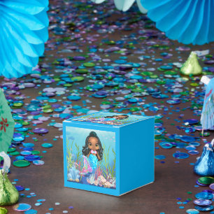 Caixinha De Lembrancinhas Linda sereia negra tocando no mar