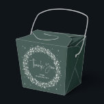 Caixinha De Lembrancinhas Luzes De Espuma Verde Obrigado<br><div class="desc">Uma coroa de brilhantes contra um fundo verde. A fonte do script "Obrigado" é uma imagem - para que possa ser redimensionada, rotacionada e reposicionada. O resto do texto é perfeitamente editável. A imagem das Luzes Espumantes também pode ser redimensionada e movida. Outras cores, diferentes tamanhos/formas da caixa de favoritos...</div>