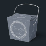 Caixinha De Lembrancinhas Luzes De Espumante Da Cinza Azul Obrigado<br><div class="desc">Uma coroa de luzes cintilantes contra uma cinza azul. A fonte do script "Obrigado" é uma imagem - para que possa ser redimensionada, rotacionada e reposicionada. O resto do texto é perfeitamente editável. A imagem das Luzes Espumantes também pode ser redimensionada e movida. Outras cores, diferentes tamanhos/formas da caixa de...</div>