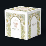 Caixinha De Lembrancinhas Marguerite Daisy Delicate Art Nouveau Mucha<br><div class="desc">"Adicione um toque de beleza natural ao seu casamento ou favoritos para festas com essas charmosas caixas de favores margueritas e margaríticas. Estas elegantes caixas brancas são adoradas com delicados designs florais e são perfeitas para encherem com doces, pequenas cestas ou outros pequenos presentes para os seus convidados. A design...</div>