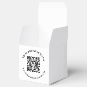 Caixinha De Lembrancinhas Modelo de código QR carregado com texto editável