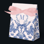 Caixinha De Lembrancinhas Monograma do Damasco Rosa e Azul do Grande Milênio<br><div class="desc">Este design de festa de Natal tem um design pré-disquete do milênio apresentando uma cor damasco azul marinho sobre um fundo cor-de-rosa pincelado. Há um lugar no flap superior para adicionar o seu monograma inicial. A frente e o verso têm uma cor damasco coordenadora.</div>