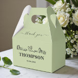 Caixinha De Lembrancinhas Mr and Mrs Elegant Simple | Sage Green<br><div class="desc">Elevate the charm of your wedding or special event with our Mr and Mrs Elegant Simple Sage Green Favor Boxes. These sleek boxes are perfect for filling with treats or small gifts for your guests to take home as a token of appreciation.</div>