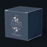 Caixinha De Lembrancinhas O Amor De Flor Selvagem Azul Elegante É Um Casamen<br><div class="desc">Aprecie seus convidados de casamento com esta elegante caixa de favor floral com a mensagem romântica Amor é Doce Aproveite o Tratado. Perfeito para o seu doce doce tratamento, esta caixa azul personalizada de marinho inclui os nomes dos casais e a data do casamento, lindamente acentuada com delicadas ilustrações botânicas...</div>