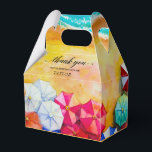 Caixinha De Lembrancinhas Ondas de Areia de Praia Obrigado<br><div class="desc">Ondas em uma praia arenosa e banhistas sob guarda-sóis coloridos,  as caixas de lembranças de empena são divertidas para qualquer ocasião de verão.</div>