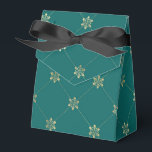 Caixinha De Lembrancinhas Padrão de treliça floral em dourado e azul-esverde<br><div class="desc">Caixa de favores retrô com detalhes em dourado e azul-esverdeado.</div>