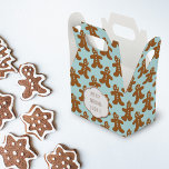 Caixinha De Lembrancinhas Pão de Gengala Bonito Bolachas de Natal Favoritos<br><div class="desc">Uma caixinha de presentes fofinha coberta por pequenos gengibres bonitinhos. Você pode adicionar uma breve saudação à frente e atrás. Coloquei-os num fundo de ovo de pinto-pinto azul,  ao mostrar a cor dos seus olhos.</div>