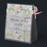 Caixinha De Lembrancinhas Para Sempre Dois Corações - Um Amor<br><div class="desc">Este padrão de casamento mostra delicadas fronteiras florais em um fundo de naves rusticado. A design romântica é perfeita para um casamento de primavera ou verão,  e o sutil uso das flores adiciona um toque de elegância ao olhar geral.</div>