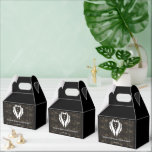 Caixinha De Lembrancinhas Partido de Despedida de Solteiro Moderno Tuxedo Ar<br><div class="desc">Despedida de solteiro moderna Tuxedo Art Deco,  com elegante smoking branco num falso padrão de Deco de Arte preto dourado. Veja mais inspirações na minha Coleção de Glasswares de Presentes de Casamento.</div>