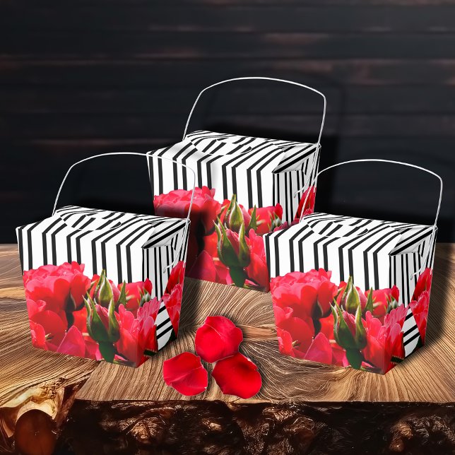 Caixinha De Lembrancinhas Rosas vermelhas de Aquarela Banhas Brancas Negras  (Take out style favor boxes 2"w x 2"l x 2.75"h, ships flat, some assembly required.)