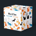 Caixinha De Lembrancinhas Silhuette de Gato Elegante Personalizado Moderno C<br><div class="desc">Visão geral e descrição: Celebre a união de Mia e Tom com as nossas "Caixas de Favor de Gato para Sempre Juntas." Perfeito para favores de casamento, essas caixas são adornadas com silhuetas de gatos brincalhões em tons vibrantes de laranja, preto e azul, colocadas sobre um fundo branco nítido. Cada...</div>