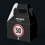 Caixinha De Lembrancinhas Sinal de estrada com limite de velocidade com aniv<br><div class="desc">Personalize a sua idade para os carros perfeitos e a festa de aniversário temática dos motoristas. Sinal vermelho de velocidade do tráfego circular com um estilo gráfico moderno. Verifique a coleção correspondente para COORDENAR ITENS. Arte original de PUPSIKU STUDIO. Produto exclusivo a 100%</div>