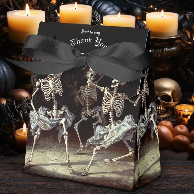 Caixinha De Lembrancinhas Skeletons Gothic Weding Dançando (Give the impression of Eternal Elegance with this Dancing Skeletons Gothic Wedding Favor Box. )