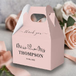 Caixinha De Lembrancinhas Sr e Sra Elegantes Simples | Dourado Rosa<br><div class="desc">Faça do seu grande dia um dia inesquecível com a nossa Caixa de Favor Sr e Sra Elegantes Simples | Dourado Rosa personalizada. Esta caixa de favor única é a maneira perfeita de dar um toque pessoal ao seu casamento. O design elegante em dourado rosa exibe de forma linda o...</div>