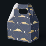 Caixinha De Lembrancinhas Tema de golfinho naval azul e dourado vintage<br><div class="desc">Caixas de favor com um golfinho dourado vintage com um padrão de treliça de pérola azul e dourada.</div>