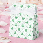 Caixinha De Lembrancinhas Tenda com Padrão de Trevo Elegante 3x1.5x3.25<br><div class="desc">Charmosas e compactas, essas Caixas de Favor em Forma de Tenda com Padrão de Trevo Elegante medem 3x1.5x3.25 polegadas. Apresentando um delicado design de trevo, são perfeitas para casamentos, chás de bebê e celebrações do Dia de São Patrício. Ideais para pequenos presentes ou lembranças, essas caixas em estilo de tenda...</div>