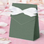 Caixinha De Lembrancinhas Tenda de Tratamento de Luxo com Padrão Verde Elega<br><div class="desc">Melhore seu evento com essas caixas de favores de tenda de tratamento de luxo com padrão verde elegante. Projetadas com um acabamento texturizado refinado, são ideais para casamentos, aniversários e reuniões especiais. Essas caixas duráveis e fáceis de montar oferecem uma maneira sofisticada de exibir guloseimas ou pequenos presentes, adicionando elegância...</div>