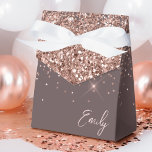 Caixinha De Lembrancinhas Terracotta Glitter - Cor - de-rosa - Leve - Nome d<br><div class="desc">Rosa Dourado - Blush Pink e Terracotta Sparkle Glitter Monograma Name e Iniciais Paper Party Gift Boxes Isto faz o doce e perfeito aniversário de 16 anos, casamento, chá de panela, aniversário, chá de fraldas ou presente de festa de solteira para alguém que ama luxo de vidro e estilos quicos....</div>