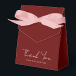 Caixinha De Lembrancinhas Texto Personalizado Cor Sólida Vermelha Escuro Obr<br><div class="desc">Obrigado Texto Elegante Moderno Personalizado Modelo Dark Red Solid Color Calliografia Script Artesanatos & Fornecimentos De Festas / Encapsulamento De Presentes / Caixas De Favoritos / Caixa De Favoritos De Tent.</div>