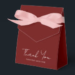 Caixinha De Lembrancinhas Texto Personalizado Cor Sólida Vermelha Escuro Obr<br><div class="desc">Obrigado Texto Elegante Moderno Personalizado Modelo Dark Red Solid Color Calliografia Script Artesanatos & Fornecimentos De Festas / Encapsulamento De Presentes / Caixas De Favoritos / Caixa De Favoritos De Tent.</div>