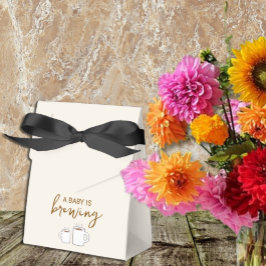 Caixinha De Lembrancinhas Um Bebê Está Fazendo Chá de fraldas