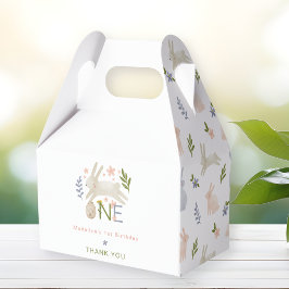 Caixinha De Lembrancinhas Um Coelhinho É Um primeiro aniversario De Garota O