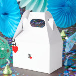 Caixinha De Lembrancinhas Um símbolo de coração vermelho criado com linhas s<br><div class="desc">Um símbolo eterno de amor,  este design de coração vermelho apresenta uma mistura sofisticada de linhas elegantes e um fundo branco simples. Seu estilo gráfico simples transmite uma mensagem de afeto e ternura,  tornando-o um complemento versátil e encantador para qualquer projeto criativo ou expressão pessoal de amor.</div>