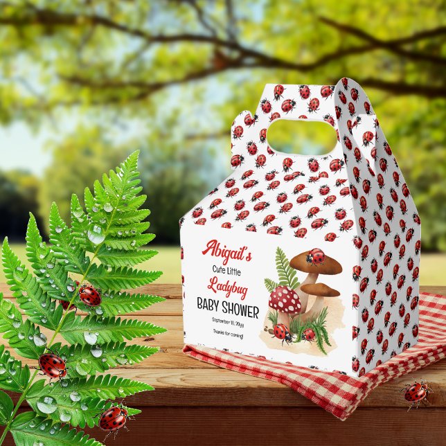 Caixinha De Lembrancinhas Uma Pequena Damibuta Bonita Está A Caminho Do Chá  ("A Cute Little Ladybug Is On Her Way!" Girl Baby Shower Favor Box)
