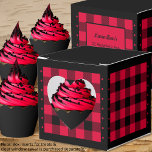 Caixinha De Lembrancinhas Verificação de Buffalo - Vermelho e Preto - Coraçã<br><div class="desc">Caixa de seleção de búfalos vermelho e preto ou de lumberjack. O texto na parte traseira da caixa é personalizável. Se você usar o botão/ferramenta 'editar design', também poderá adicionar suas próprias imagens/fotos. Outras formas de cores disponíveis. Consulte Coleção de todos os tamanhos de caixas e cores de verificação de...</div>
