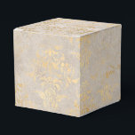 Caixinha De Lembrancinhas Vermelho Carmesim e Dourado Damasco Vintage<br><div class="desc">Caixa de favores de damasco marfim envelhecido com detalhes em dourado para complementar a coleção abaixo.</div>