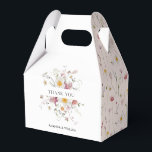 Caixinha De Lembrancinhas Vintage Floral Obrigado<br><div class="desc">Traga o charme do eterno para o seu evento com estas caixas de favor florais vintage. Apresentando um padrão lindamente desenhado de flores pintadas à mão em rosa suave, branco e amarelo, elas são perfeitas para adicionar um toque elegante e aconchegante a casamentos, festas ou celebrações especiais. Um na moda...</div>