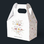 Caixinha De Lembrancinhas Vintage Floral Obrigado<br><div class="desc">Traga o charme do eterno para o seu evento com estas caixas de favor florais vintage. Apresentando um padrão lindamente desenhado de flores pintadas à mão em rosa suave, branco e amarelo, elas são perfeitas para adicionar um toque elegante e aconchegante a casamentos, festas ou celebrações especiais. Um na moda...</div>