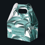 Caixinha De Lembrancinhas Vintage Palm Tropical Botânica Watercolor Teal<br><div class="desc">Uma bela pintura de aquarela botânica de uma palma tropical azul-lacrimogênea Cordyline vs. Princes Margaret transformada em um padrão reproduzível com um branco. Torne este padrão maior ou menor ou gire-o para sua preferência. Personalize-o adicionando um rótulo de forma e inicial nas seguintes cores para corresponder ao padrão: Teal:#4f9d9a White:#FFFFF...</div>