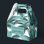 Caixinha De Lembrancinhas Vintage Palm Tropical Botânica Watercolor Teal<br><div class="desc">Uma bela pintura de aquarela botânica de uma palma tropical azul-lacrimogênea Cordyline vs. Princes Margaret transformada em um padrão reproduzível com um branco. Torne este padrão maior ou menor ou gire-o para sua preferência. Personalize-o adicionando um rótulo de forma e inicial nas seguintes cores para corresponder ao padrão: Teal:#4f9d9a White:#FFFFF...</div>