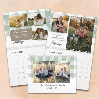 Calendário Bible Verse Sage Green Buffalo Plaid Family Photo