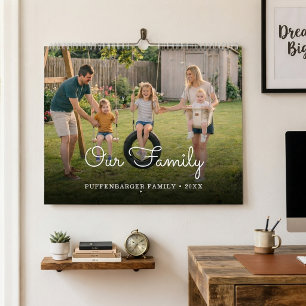 Calendário Colagem de Fotos de Família Elegante Escrito Branc