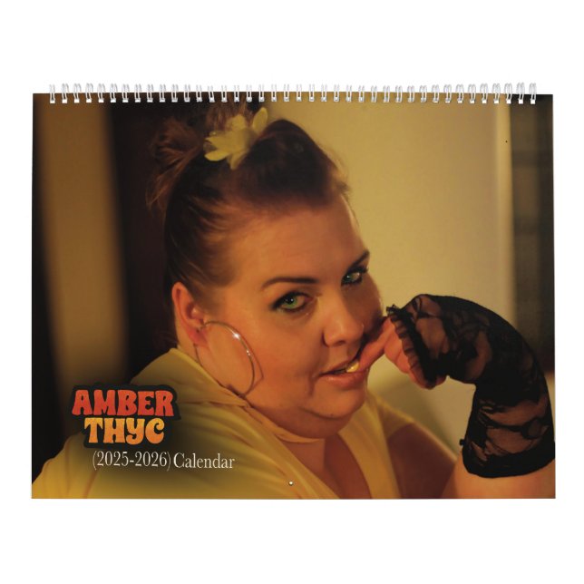Calendário de Amber Thyc 2025 - 2026 (Capa)