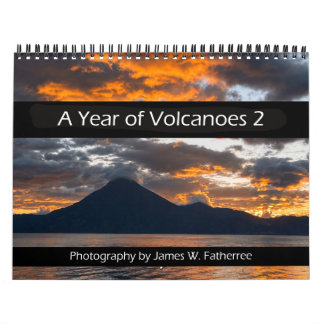 Calendário de Parede de Vulcões 2 por J. Fatherree