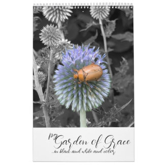 Calendário Garden of Grace: In Black & White & Color Calendar
