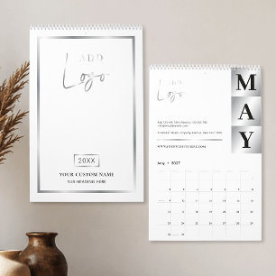 Calendário Logotipo Empresarial Branco e Prata Personalizado