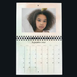 Calendário Marrom Clássico Feliz Natal 2026<br><div class="desc">📆 ficar organizado e inspirado ao longo do ano com meus calendários originais projetados. Cada mês apresenta um design cativante que traz a beleza da estação para todos os dias. __________________________ ***este design faz parte de uma coleção de feriados de natal*** Entra num mundo de charme de férias de eterno...</div>