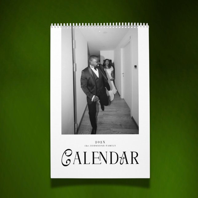 Calendário Modern Typography Custom Newlyweds Wedding Photo (Criador carregado)