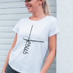 Caligrafia bonita atravessa camiseta Jesus<br><div class="desc">Elevem sua moda inspirada na fé com nossa camiseta Jesus — uma mistura harmoniosa de caligrafia elegante e tipografia minimalista. Esta camisa saborosa transcende a simples roupa; torna-se uma expressão vestibular da vossa devoção e reverência. **Recursos principais:** 1. **Caligrafia elegante:** Nossa camiseta Jesus mostra o nome de Jesus em uma...</div>