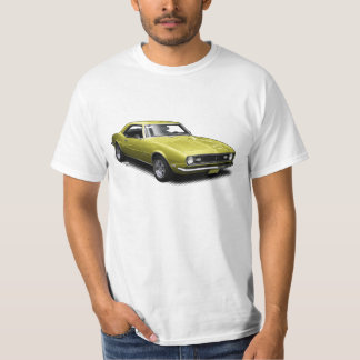 Camaro amarelo no t-shirt branco