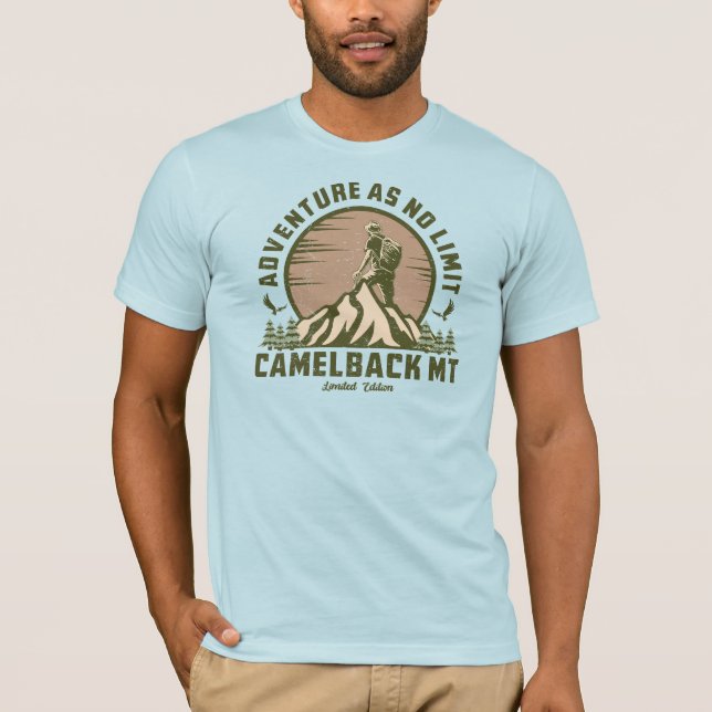 Camelback Retro Montanha Hike Sunset T-Shirt (Frente)