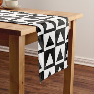 Caminho De Mesa Grande Triângulo Preto-Branco na Design de Verificadores