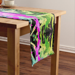 Caminho De Mesa Médio Arte Neon de Halloween com Caveira Gótica em Aquar